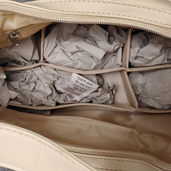 Beige Avon Butler Basics Handbag - Where Style Meets Function - Picture 8 of 8